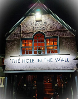 hole-in-the-wall-bristo-low-rezl