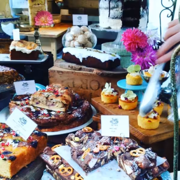cakes-at st-nicholas-makret