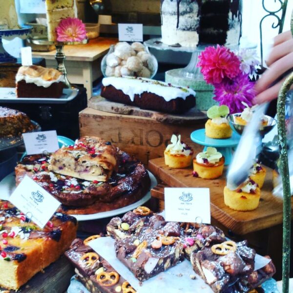 cakes-at st-nicholas-makret